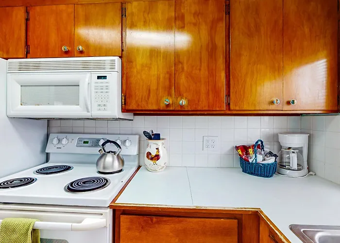Pacific Beach Dog Friendly Lodging and Hotels