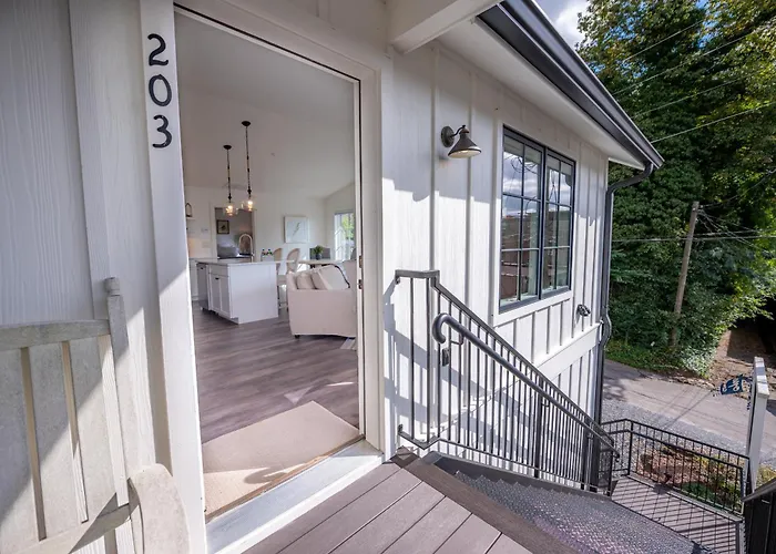 Clayton Dog Friendly Hotels