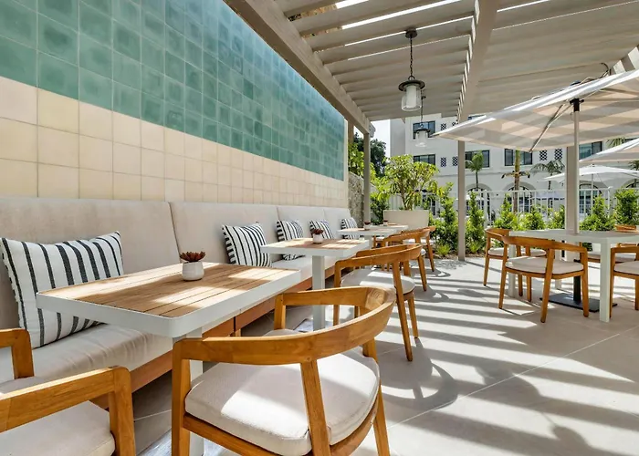 Calabasas Dog Friendly Hotels