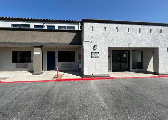 Lake Elsinore Dog Friendly Hotels