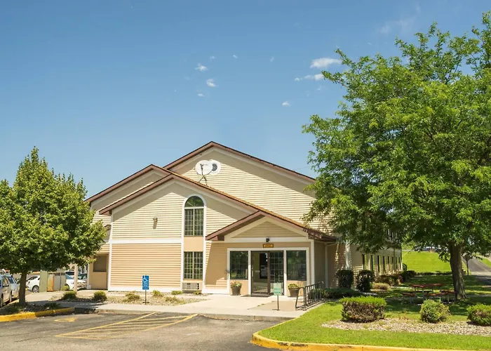 Red Wing Dog Friendly Lodging and Hotels