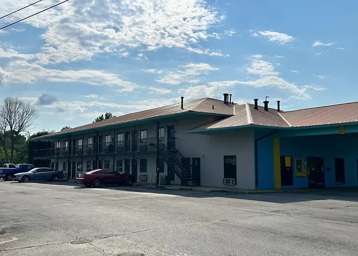 Madisonville Motels