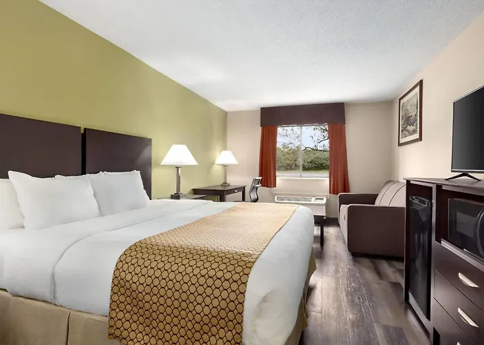 Monroe Dog Friendly Lodging and Hotels