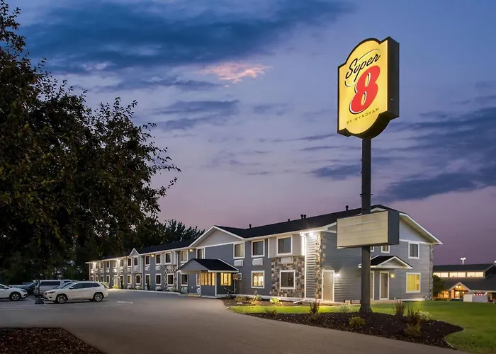 Staples Motels