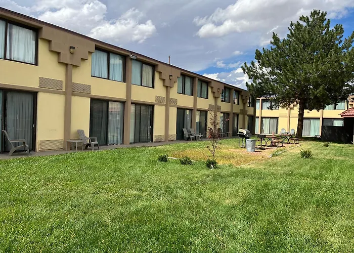 Farmington Dog Friendly Lodging and Hotels