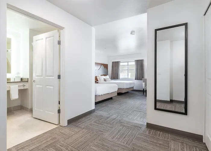 Bainbridge Island Dog Friendly Lodging and Hotels