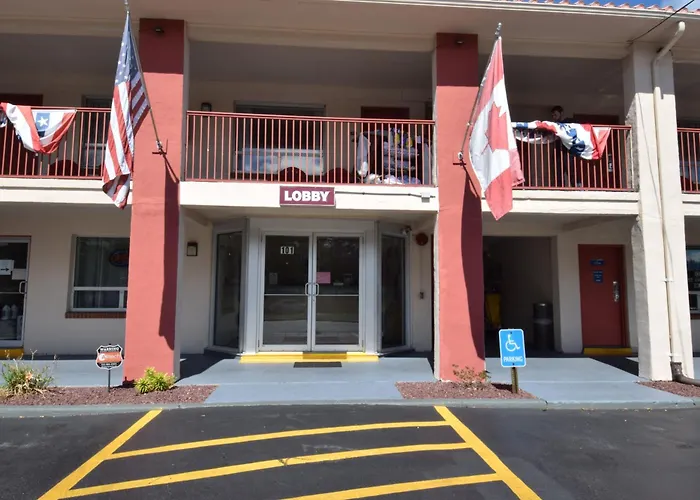 Henderson Harbor Motels
