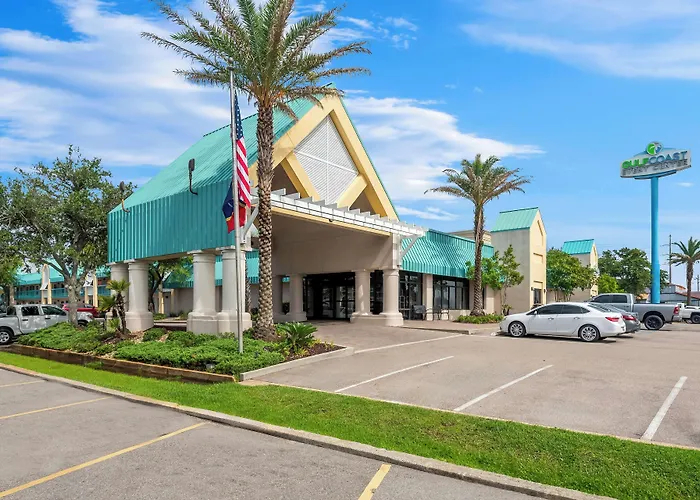 Lucedale Motels