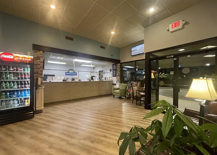 Lake Park Dog Friendly Lodging and Hotels