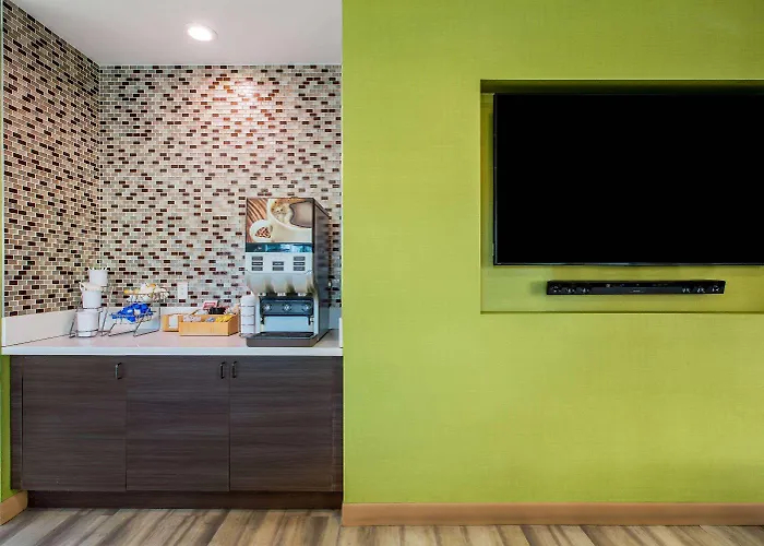 Pomona Dog Friendly Lodging and Hotels