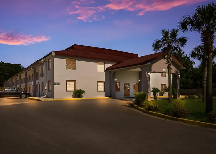 Crestview Motels