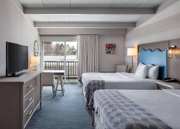 Oak Bluffs Motels