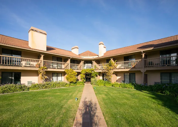 Half Moon Bay Dog Friendly Lodging and Hotels