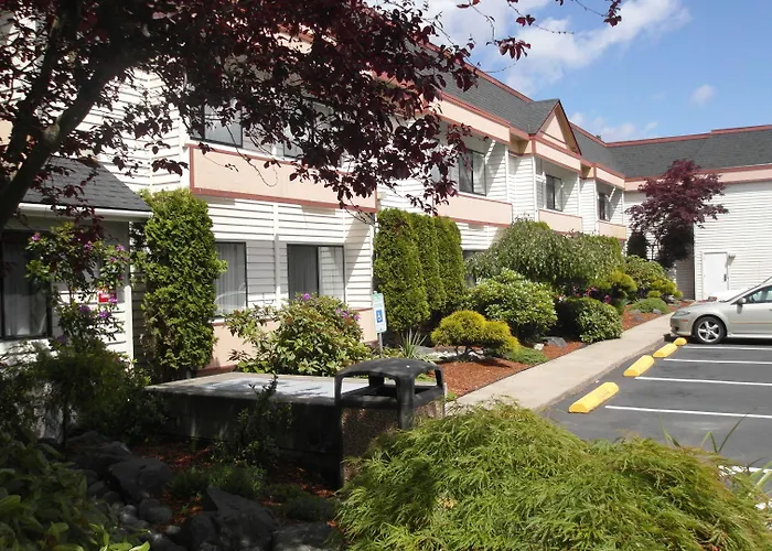 Poulsbo Dog Friendly Lodging and Hotels