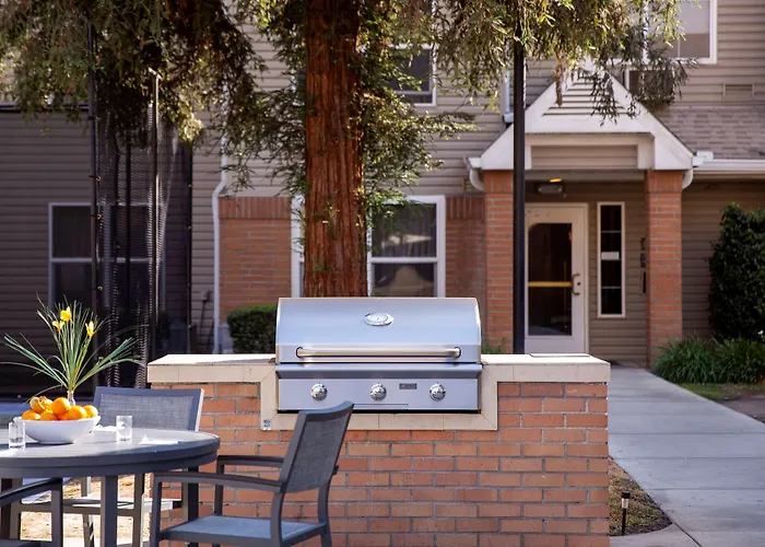 Fresno Dog Friendly Lodging and Hotels
