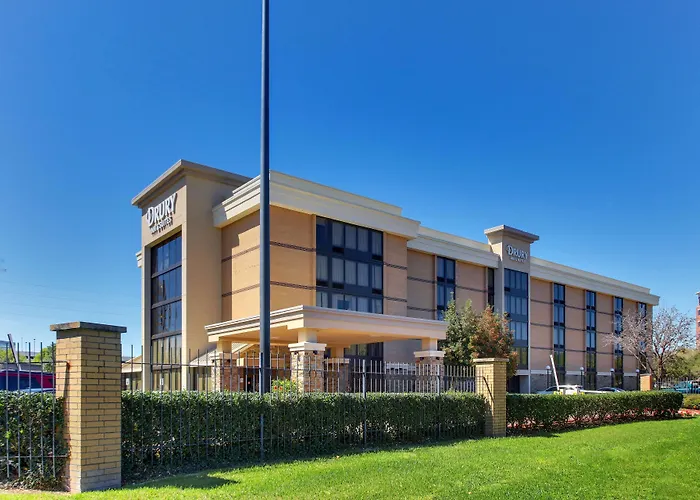 Sugar Land Dog Friendly Lodging and Hotels