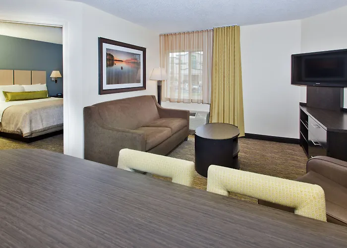Lake Forest Dog Friendly Lodging and Hotels