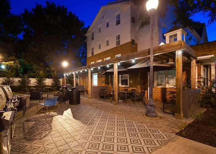 Falls Church Dog Friendly Lodging and Hotels