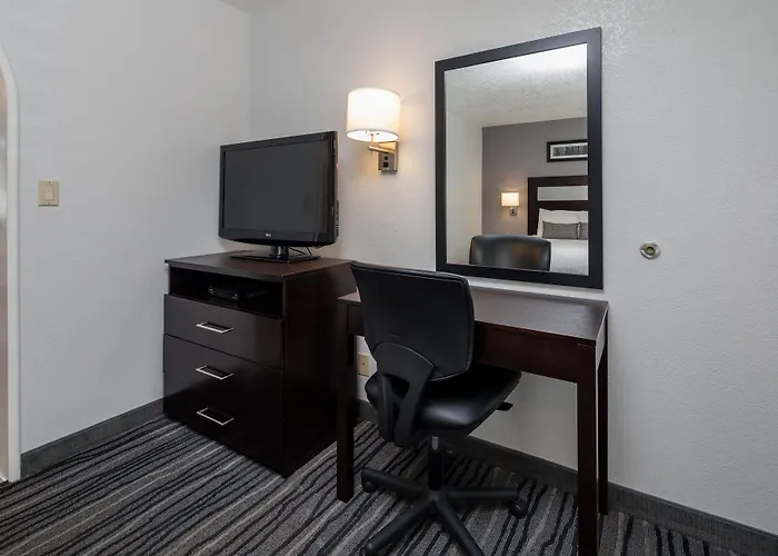 Redwood City Motels