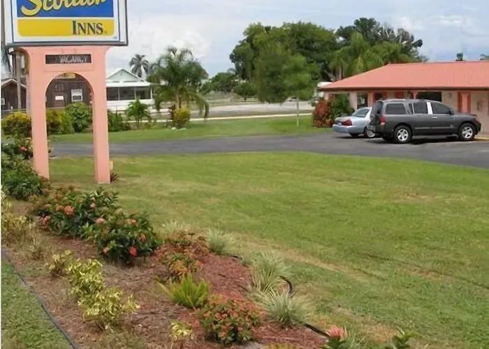 Moore Haven Motels