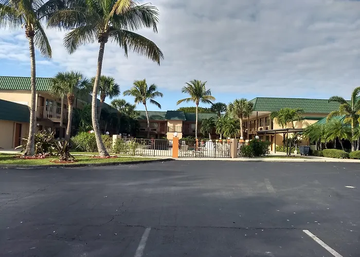 North Palm Beach Motels