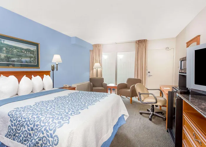 Cedar Falls Motels