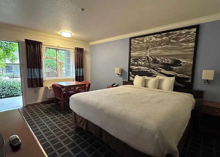Willits Dog Friendly Lodging and Hotels
