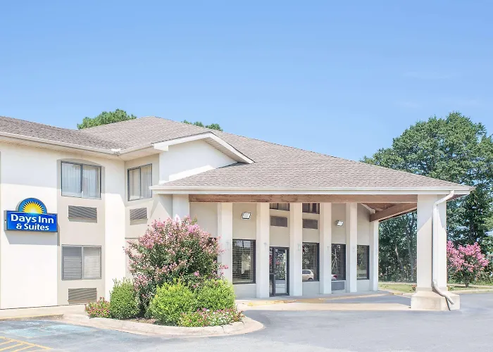 Brinkley Dog Friendly Lodging and Hotels