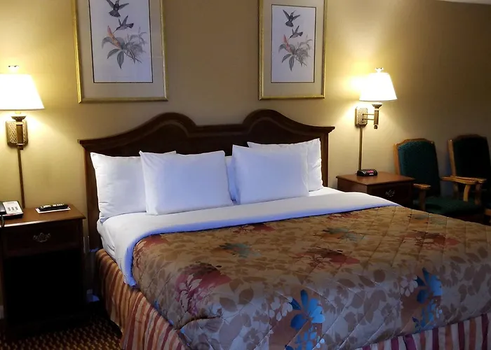 Winchendon Motels