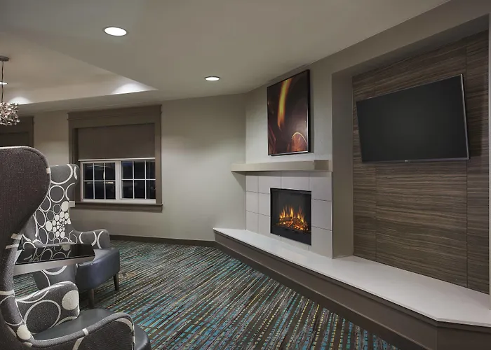 Novi Dog Friendly Hotels