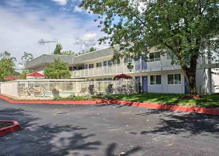 Issaquah Dog Friendly Lodging and Hotels