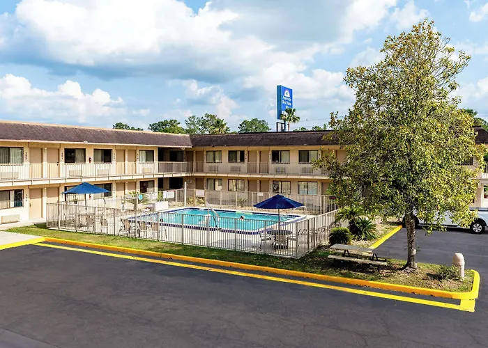 Fanning Springs Motels