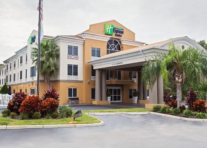 Tavares Dog Friendly Hotels