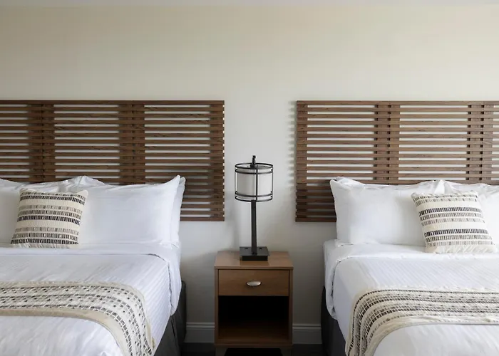 Hull Motels