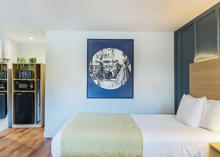 Brentwood Motels