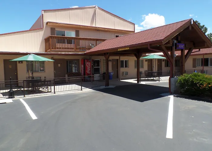Black Hawk Motels