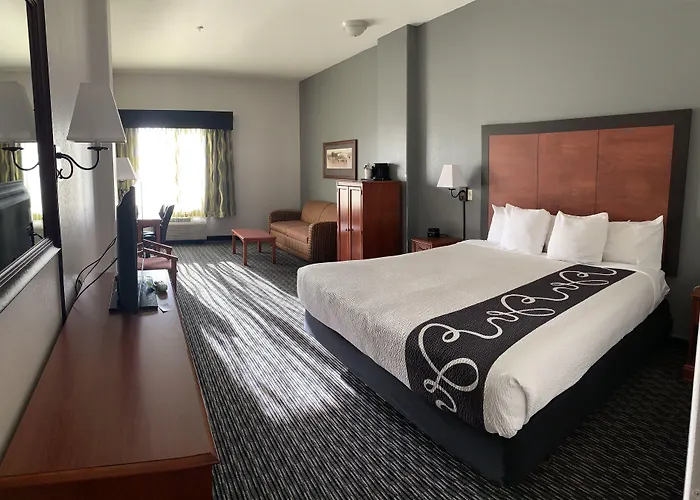Rifle Dog Friendly Lodging and Hotels
