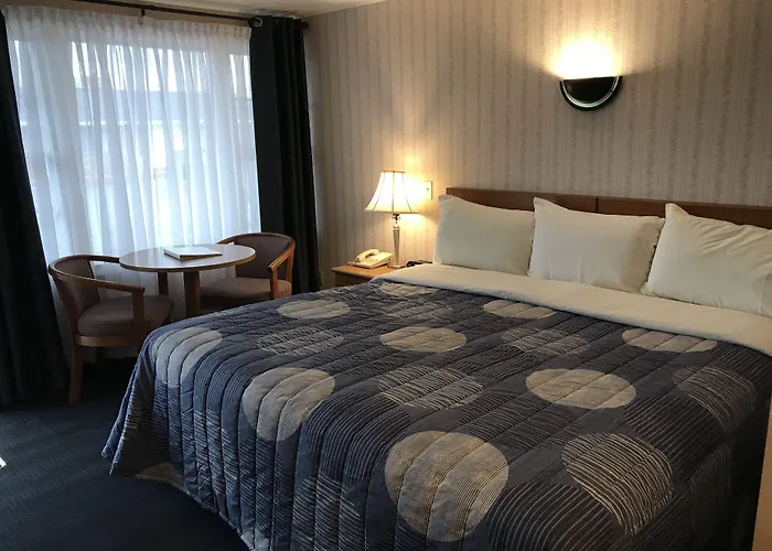 Clarence Center Motels