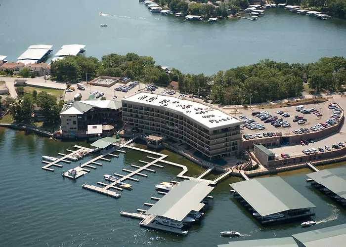 Lake Ozark Dog Friendly Lodging and Hotels