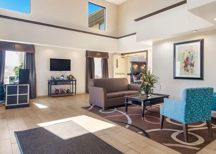 New Philadelphia Dog Friendly Lodging and Hotels