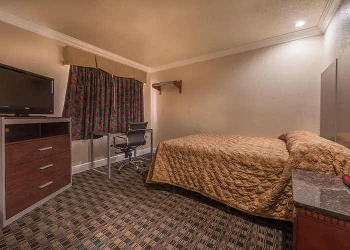 Reedley Motels
