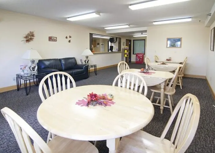 Maplewood Motels