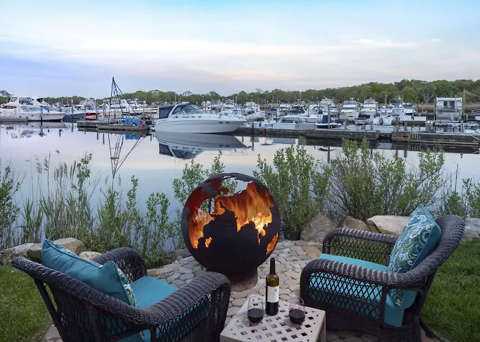 Riverhead Dog Friendly Lodging and Hotels