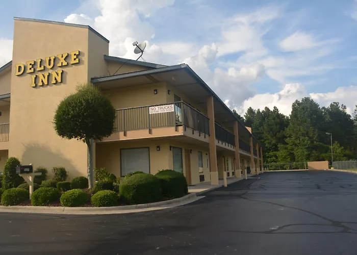 Fayetteville Dog Friendly Lodging and Hotels