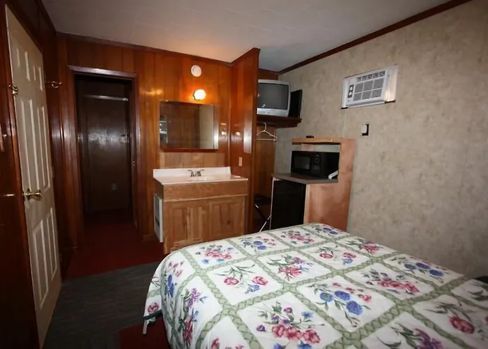 Pocahontas Motels