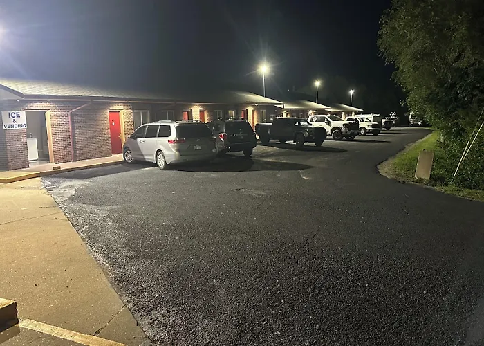 Garnett Motels