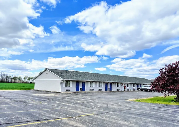 DeWitt Motels