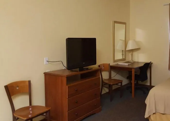 Plainview Cheap Hotels