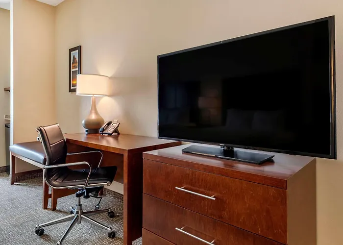 Edgewood Dog Friendly Hotels