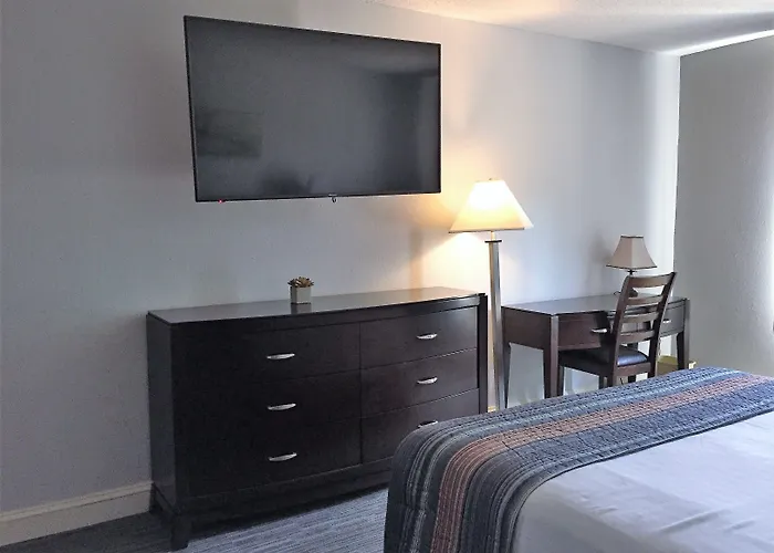 Cross Lanes Motels